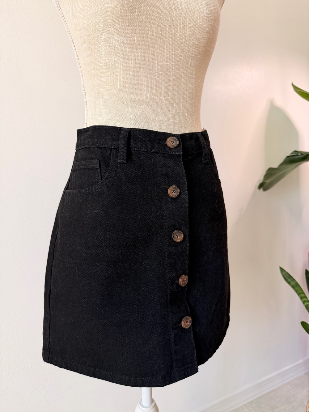 SHEIN Black Button-Front Mini Skirt